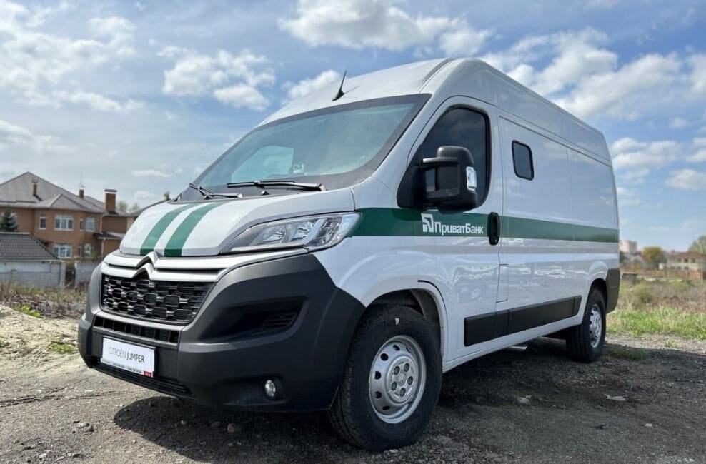 Броньований інкасаторський автомобіль