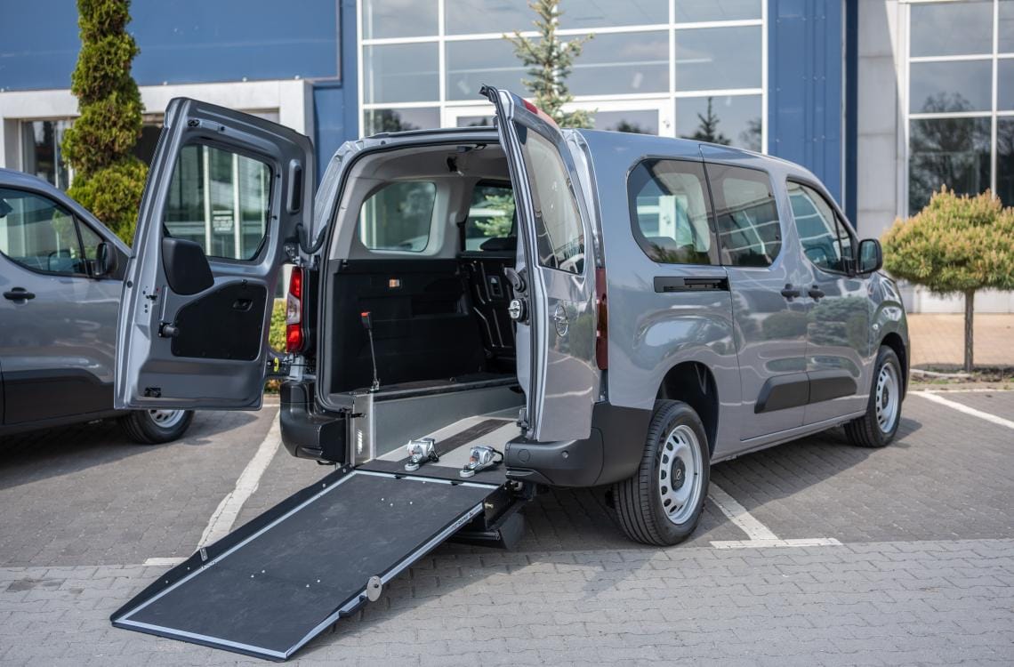 Інклюзивний автомобіль на базі Opel Combo