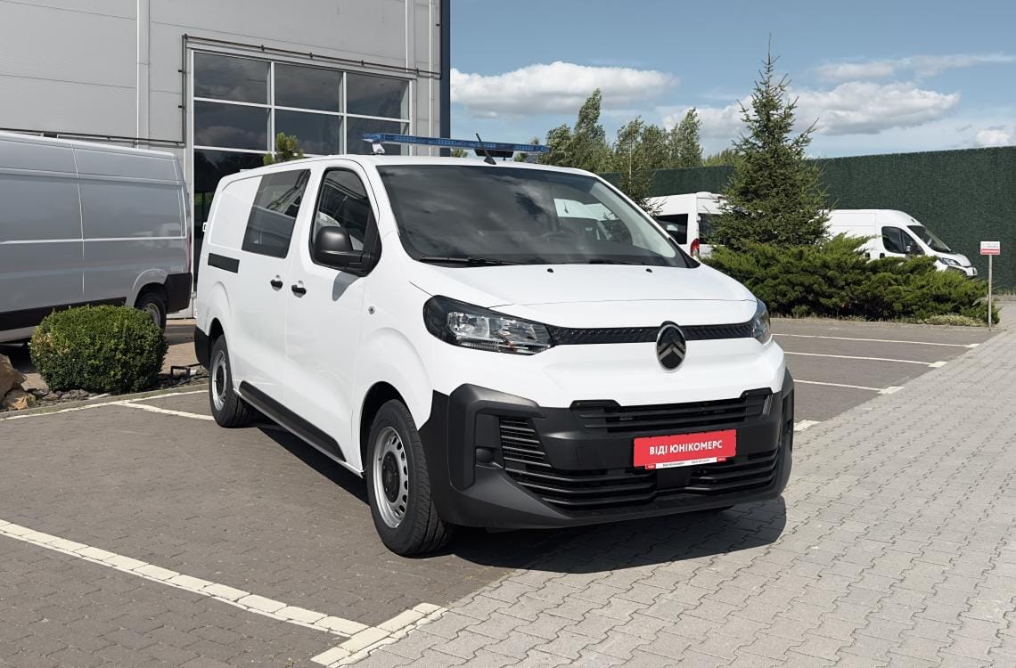 Санітарний автомобіль для перевезення пацієнтів на ношах